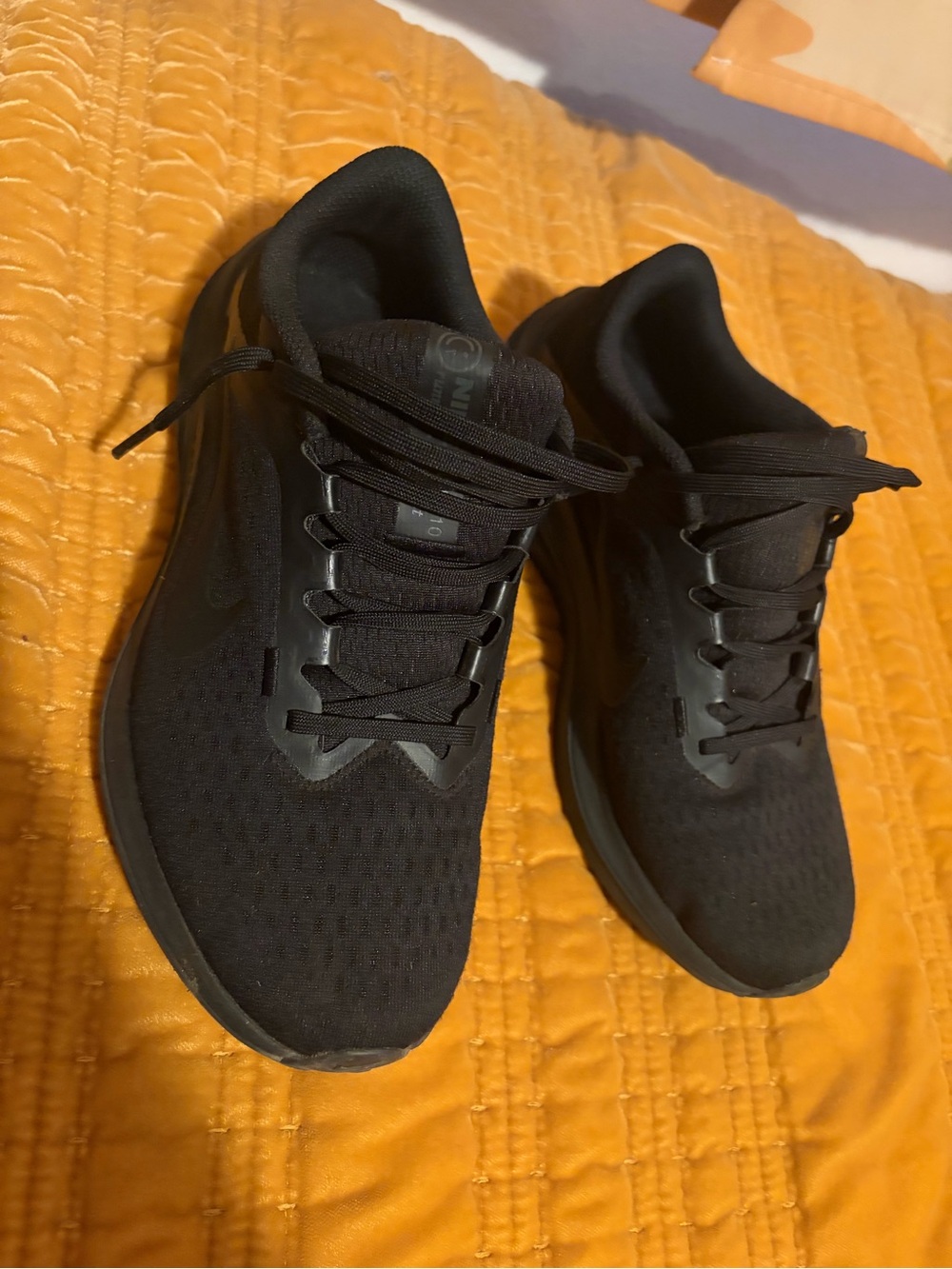 Nike Men's Black Athletic Running Sneakers